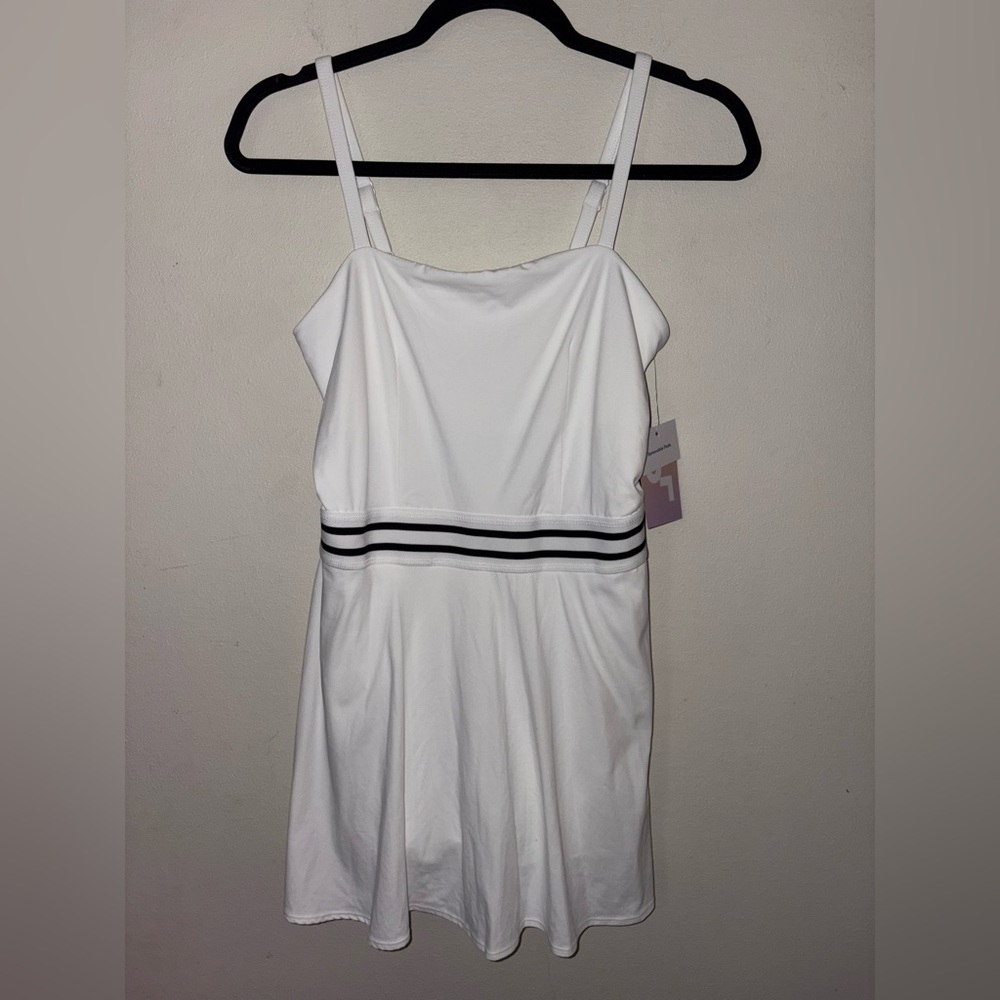 Joy Lab Women’s Athletic Dress with Shorts underneath and Pockets Size M